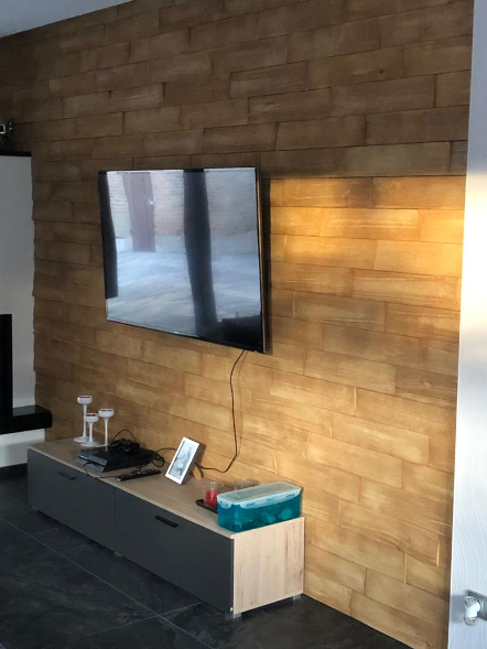 Medienwand – Fliesen als Gestaltung