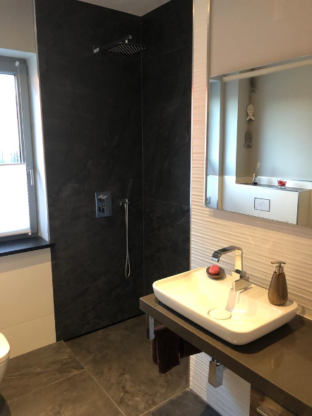 Waschecke – Nische mit Fliesen